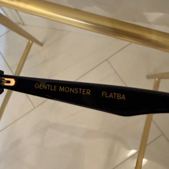 New Gentle Monster Her Sunglasses - Picture 3 of 7